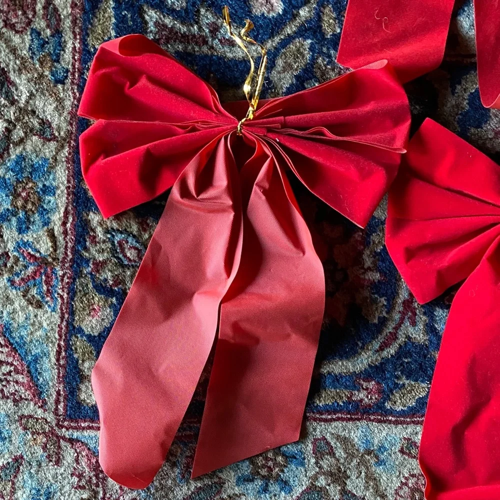 Red Velvet Holiday Bows — Set of 8